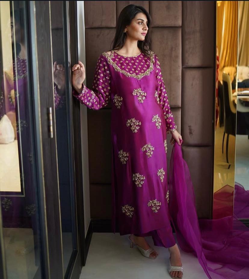 Flower Bunch Handworked 3-Piece