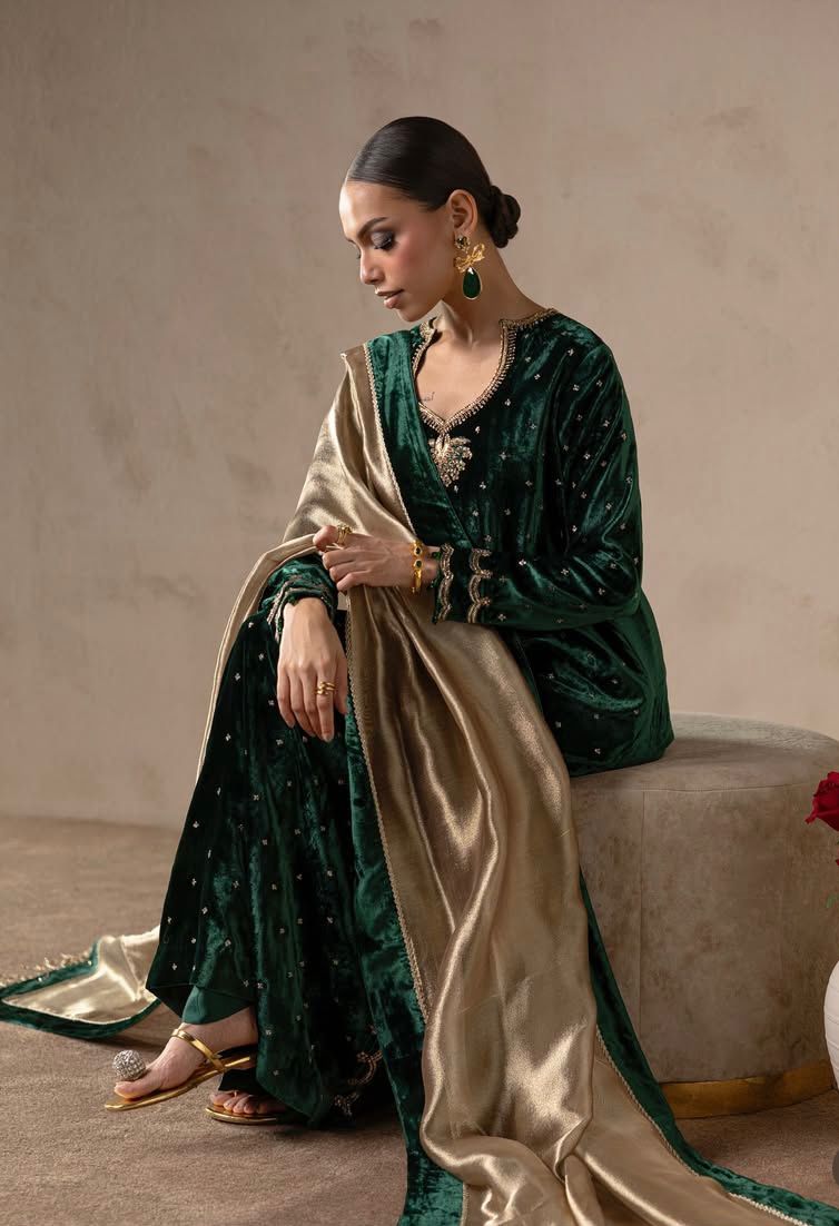 Signature Emerald Velvet 3-Piece