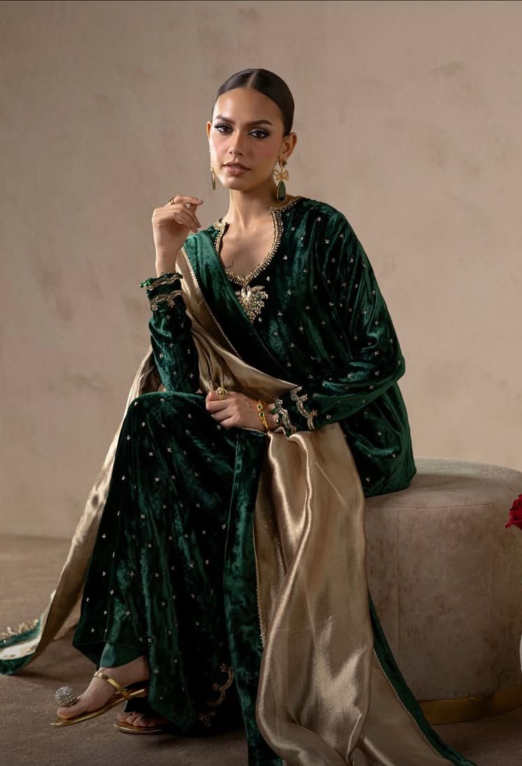 Signature Emerald Velvet 3-Piece